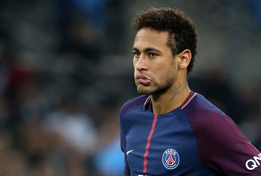 卖奖杯、卖主力、等收购，破产后的球队何去何从（从卖奖杯到甩卖主力，破产后的球队路在何方）