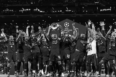 阿夫迪亚连续5场25+5+5，追平利拉德保持的队史纪录