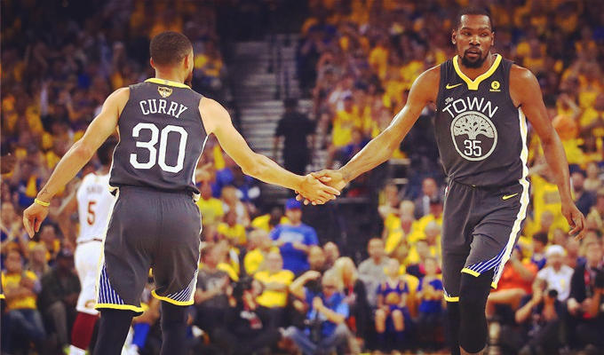 比亚迪×中国龙之队十一周年球迷大会圆满举行，与全国球迷共赴山城之约（比亚迪携手中国龙之队十一周年球迷盛会圆满举行，全国球迷相聚山城）