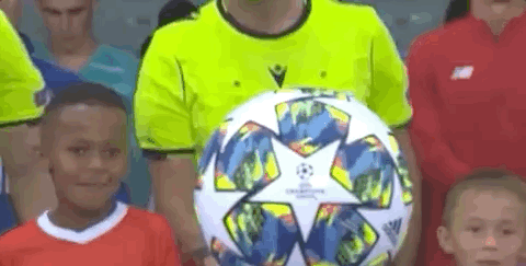 欧冠半场：齐玛乌龙，库杜斯造险，热刺1-0布拉格斯拉维亚（欧冠半场战报：齐玛自摆乌龙，库杜斯制造险情，热刺暂1-0领先布拉格斯拉维亚）