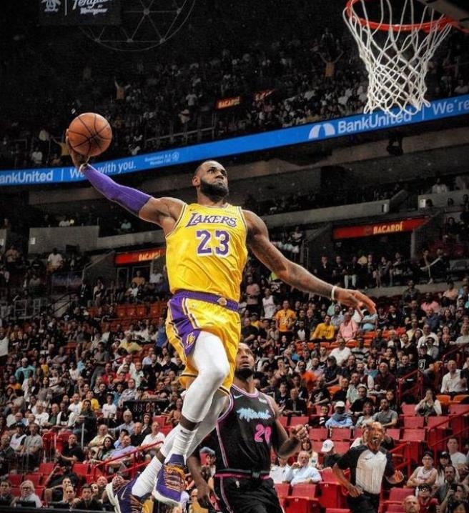 强强较量，巴黎vs拜仁是欧冠联赛阶段首次前两名球队直接交手（欧冠本阶段首次榜首之争：巴黎大战拜仁）