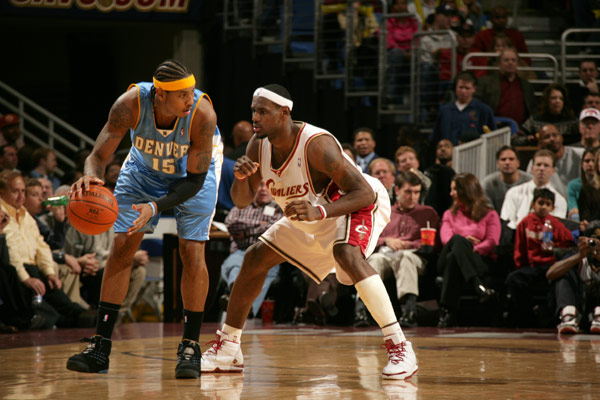 孙兴慜：没踢满全场？我尊重教练的决定，球队比我个人更重要（孙兴慜谈未踢满全场：尊重主帅决定，团队优先于个人）