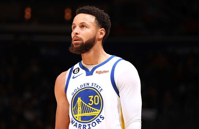 队记：斯玛特因背部伤势，将缺席今天对阵独行侠的比赛（队记者称斯玛特背伤将缺席今日战独行侠）