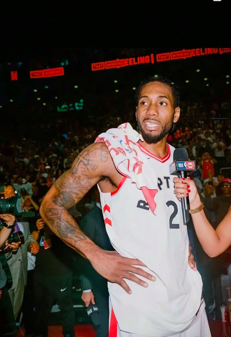 塞维利亚爆冷击败强敌震惊全西班牙（塞维利亚爆冷掀翻豪强，震撼西班牙足坛）