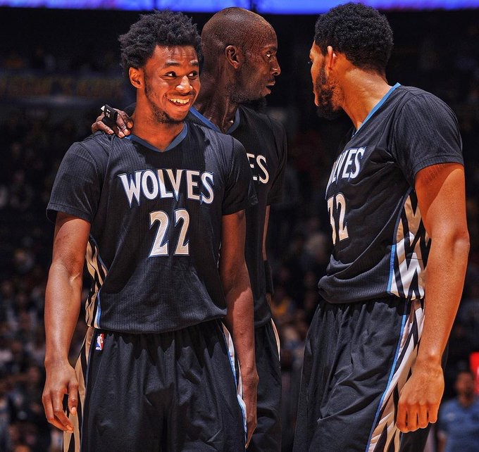 意甲西甲齐变天！AC米兰1-0登顶，巴萨3-1反超皇马，尤文终结2连平，马竞7连胜（意甲西甲同迎变局：AC米兰1-0登顶，巴萨3-1反超皇马，尤文止住2连平，马竞豪取7连胜）