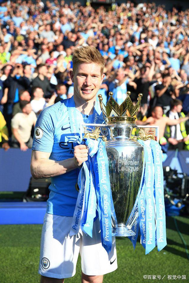 云南玉昆祝贺铜梁龙冲超：对从业余联赛起步的艰辛感同身受（云南玉昆祝贺铜梁龙冲超成功：同为业余起步，深知一路艰辛）