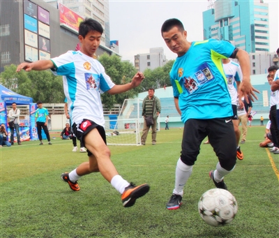 延庆石京龙滑雪场新雪季开板 夜场滑雪解锁冬日冰雪新体验（延庆石京龙滑雪场新季启幕 夜滑点亮冬日冰雪新玩法）