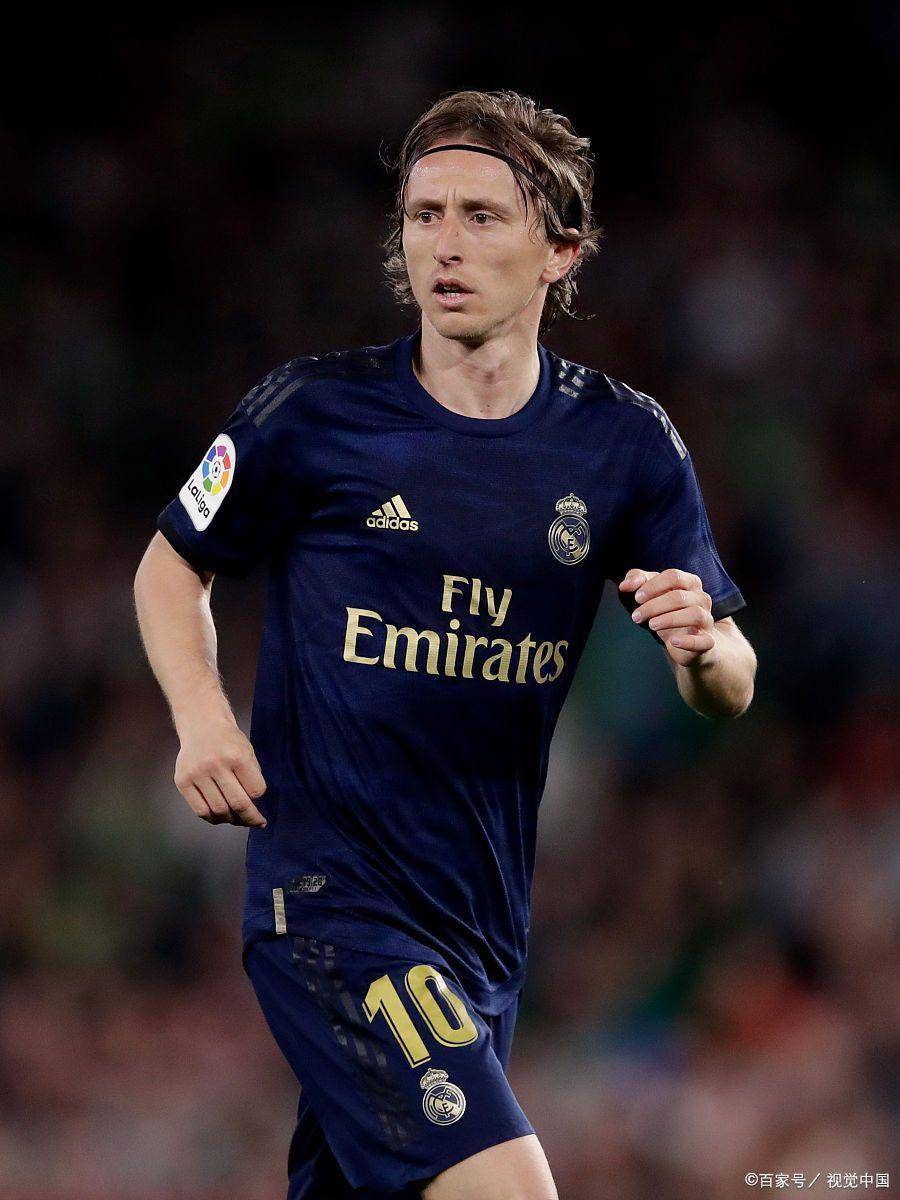 卡拉格痛批萨拉赫：可耻，自私，巨星特权不能这么搞（卡拉格怒斥萨拉赫：丢人又自私，别再滥用巨星特权）