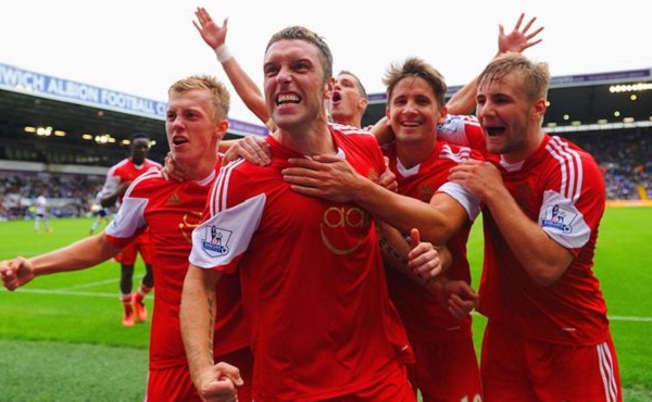 斯通斯伤情未明，曼城欧冠遭遇防线轮换危机