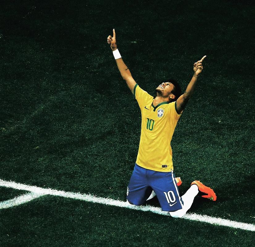 卡斯特罗普：踢拜仁染红是我铲球出现了失误；我最擅长8号位