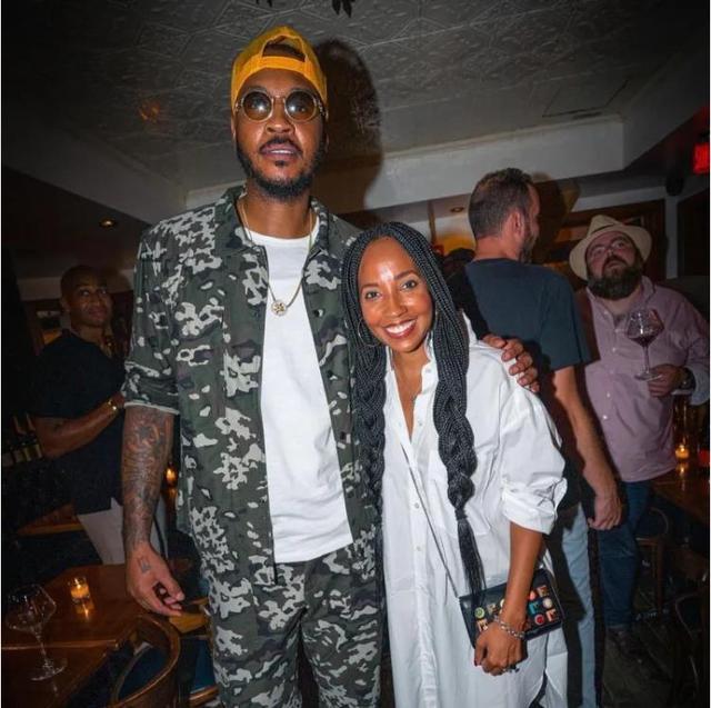 库蒂尼奥为小儿子庆祝生日，一家人身穿他效力过球队的球衣（库蒂尼奥为幼子庆生，全家身穿他曾效力球队球衣）