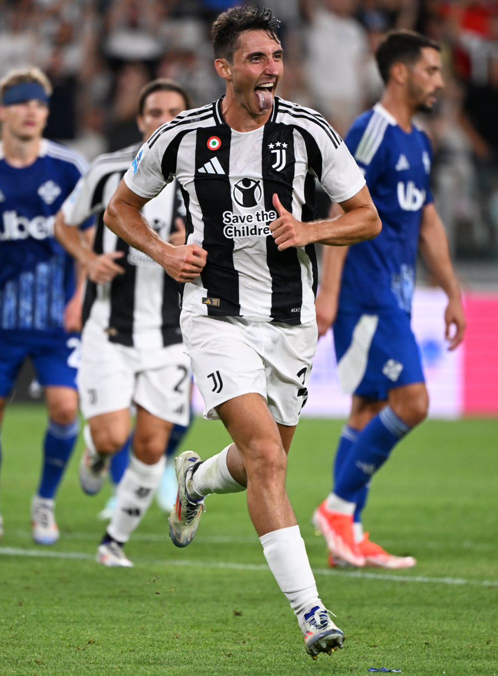 执教生涯意甲拿到1000分，斯帕莱蒂成历史第五人（斯帕莱蒂执教意甲积分达1000分，成为历史第5位达成者）