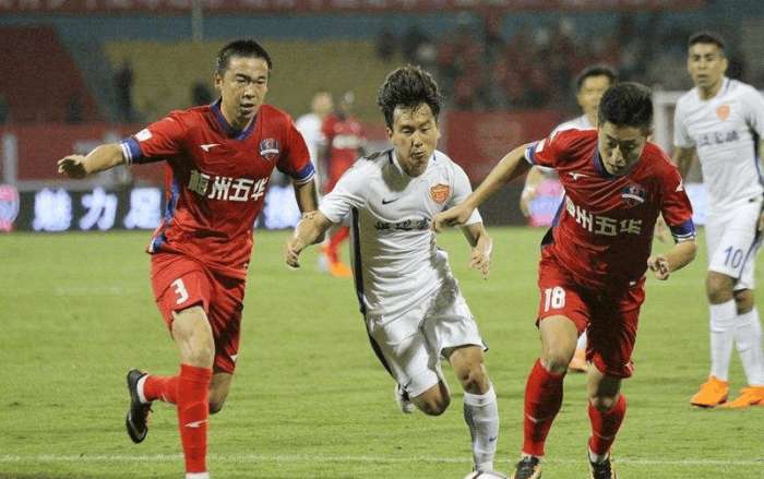 状态低迷遭遇三连平，皇马丢掉西甲积分榜榜首（三连平凸显状态低迷，皇马让出西甲榜首）