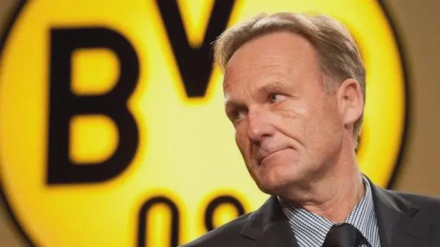 意媒：如果接受降薪，目前年薪600万欧的佩7可能与罗马续约（意媒：佩7年薪600万欧，若同意降薪或将与罗马续约）